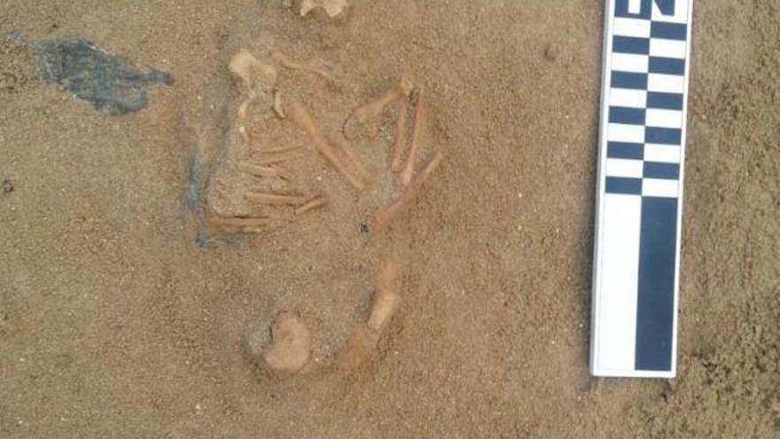 Uno de los cadáveres de bebés hallados durante la excavación del castro de A Lanzada