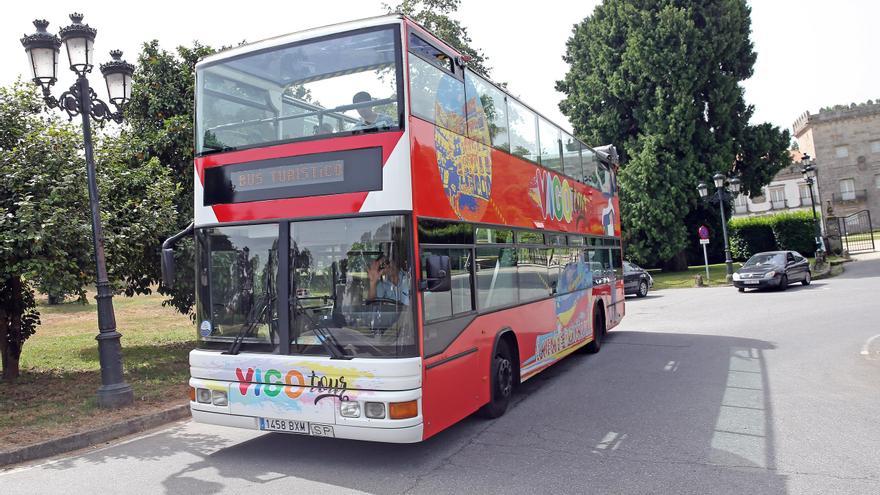 El bus turístico de Vigo vuelve a recorrer la ciudad en Semana Santa