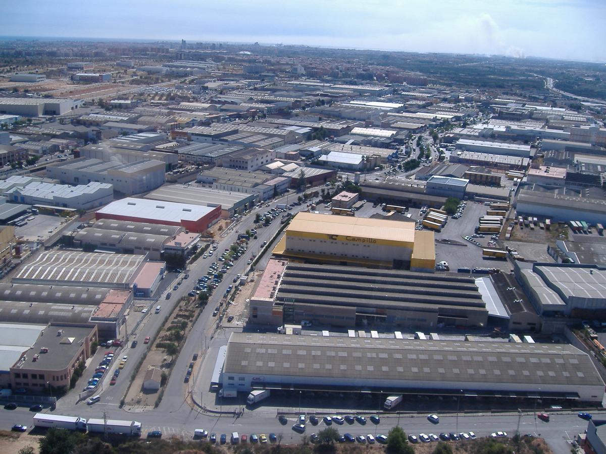Vista aérea del área industrial Fuente del Jarro (Paterna), una de las más grandes de España y Europa.