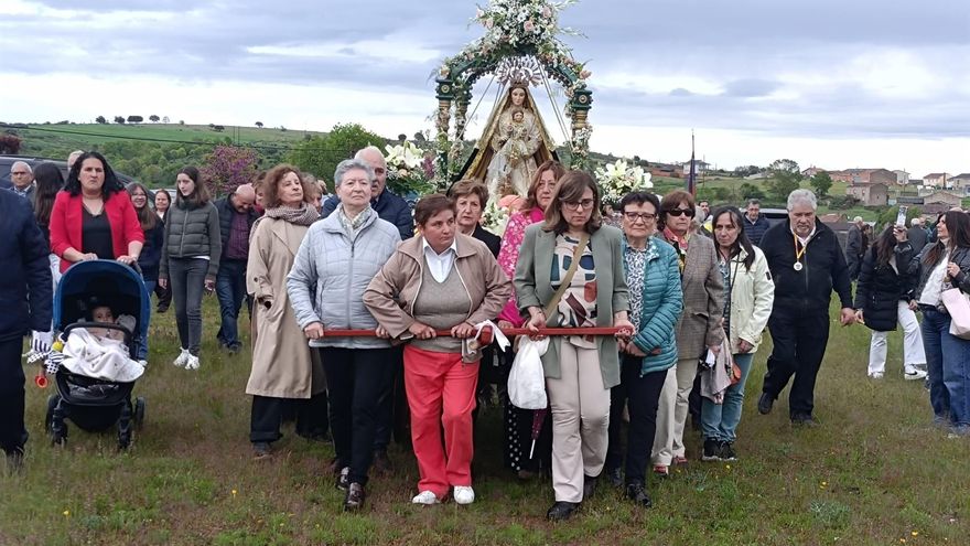 La Virgen del Puerto vuelve a subir al carro en Losacio