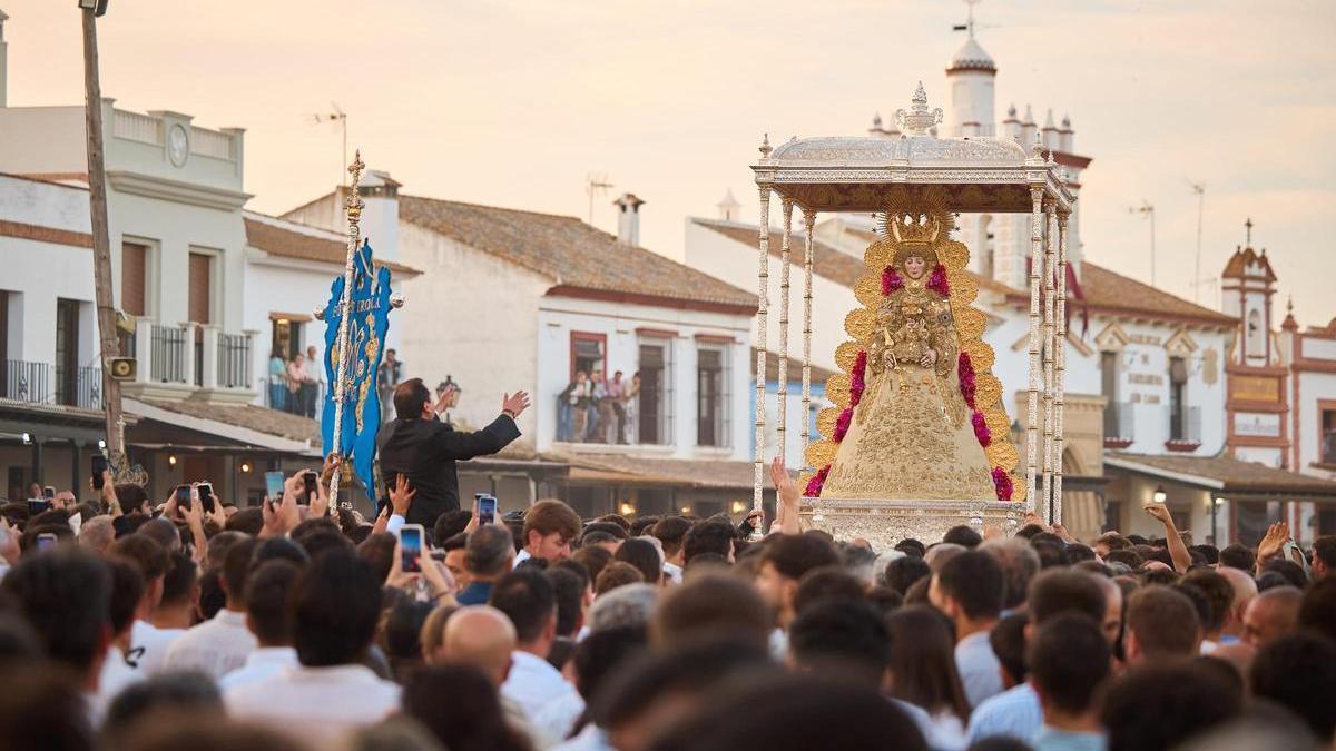 Procesión de la Virgen Del Rocío.