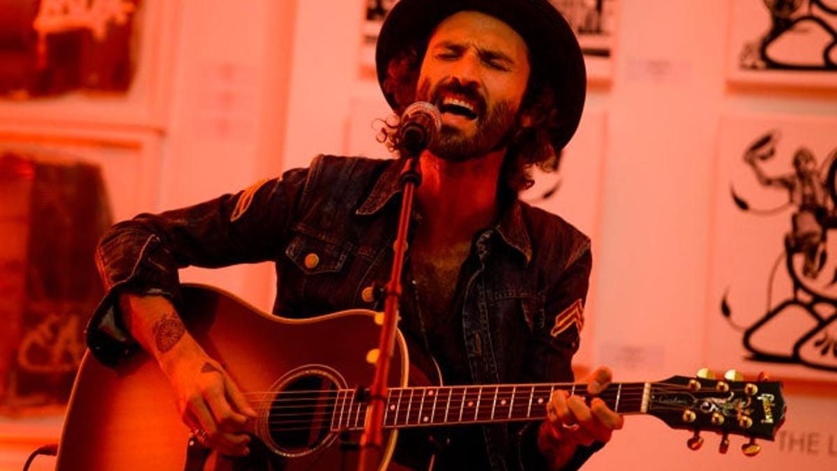 Leiva ofreció un concierto acústico
