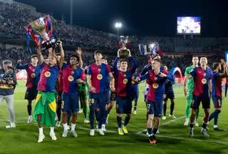 Abanderados de una fiesta total de barcelonismo