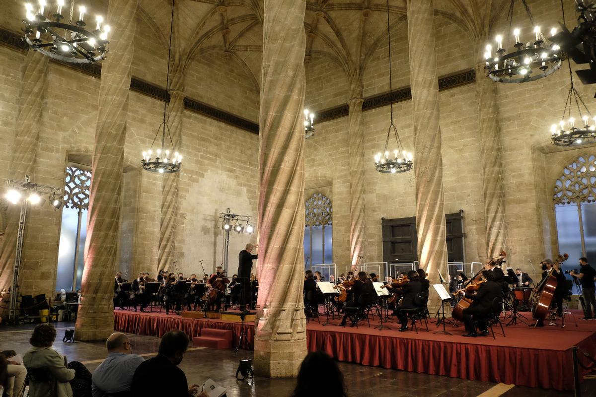 Concierto de música en el interior de la Lonja.