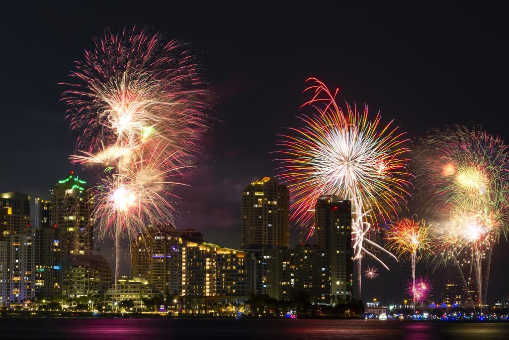 Coconut Grove es el lugar perfecto para poder contemplar los fuegos artificiales que se lanzan el 4 de julio.