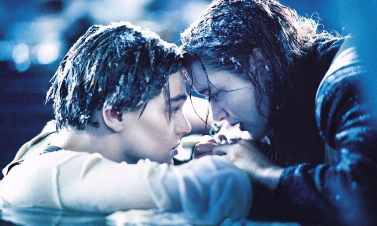 Escena de Titanic (James
 Cameron, 1997).