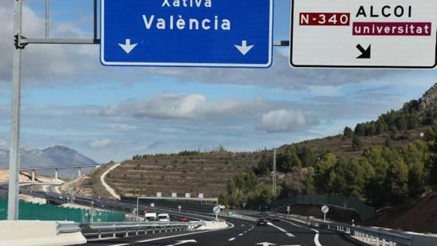 Fomento omite en sus carteles la ruta más corta para ir desde Alicante a Valencia