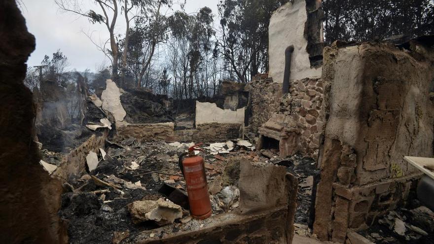 Una vivienda calcinada en A Ínsua