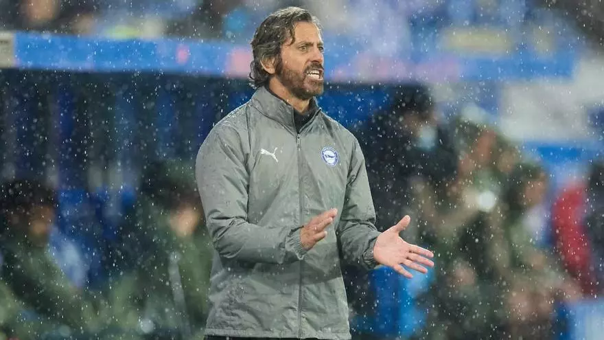 Quique Sánchez Flores se queja de los descuentos: "Llevamos 18 minutos añadidos en dos partidos, una barbaridad"