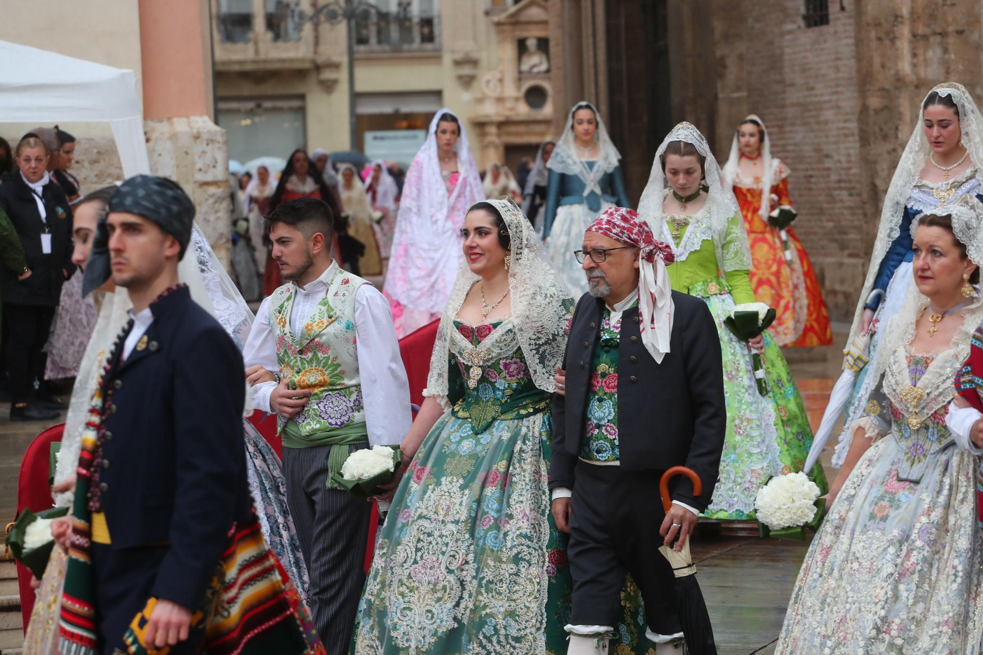 Búscate en el primer día de ofrenda por la calle de la Paz (entre las 15:30 a las 17:00 horas)