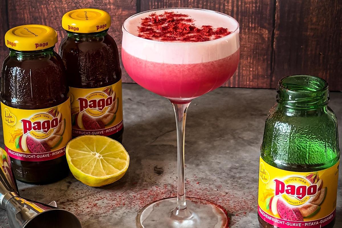 ‘Pitaya Margarita’ es una creación refrescante que combina el nuevo zumo de Pitaya Pago con tequila blanco y licor de manzana amarga