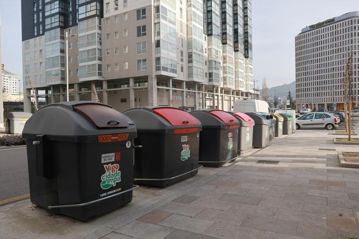 El contenedor de tapa marrón ya es uno más en nuestras calles, ¿te habías fijado?