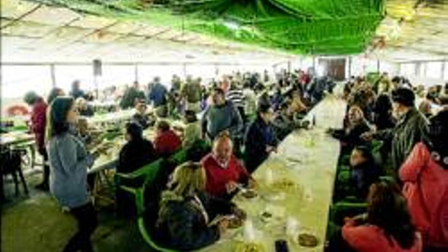 Comida benéfica el 7, en Dehesilla de Calamón