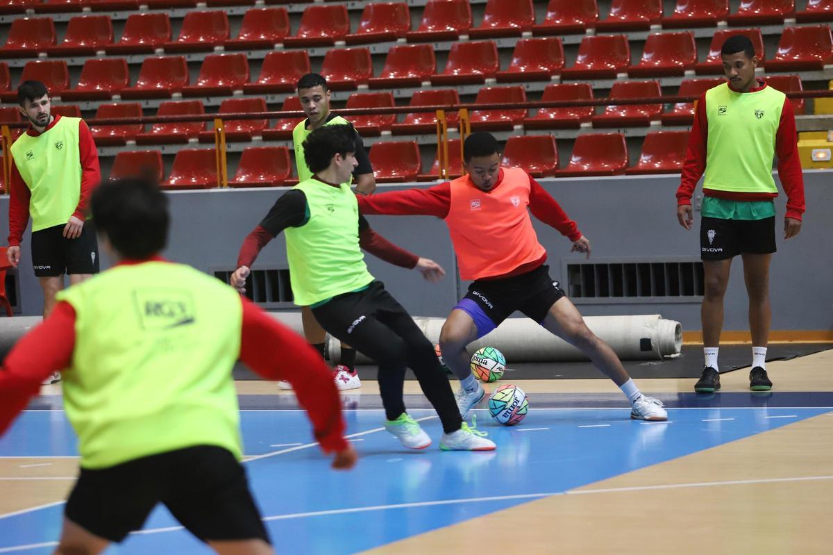 Un entrenamiento del Córdoba Futsal.
