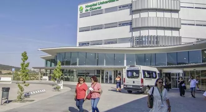 Los médicos alertan de jornadas de hasta 250 horas en Urgencias en Cáceres y el SES activa medidas temporales