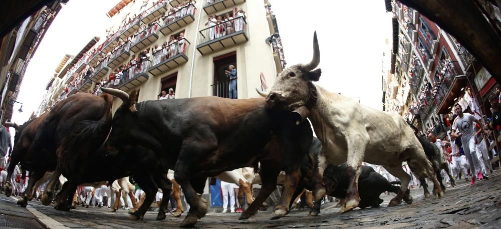 Imágenes del segundo encierro de los Sanfermines de 2019.