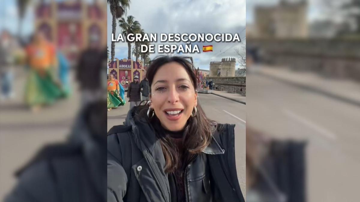 Valen, tiktoker argentina que ha visitado el Carnaval de Badajoz.