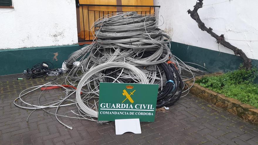 Cableado de aluminio robado en Alcaracejos y recuperado por la Guardia Civil.