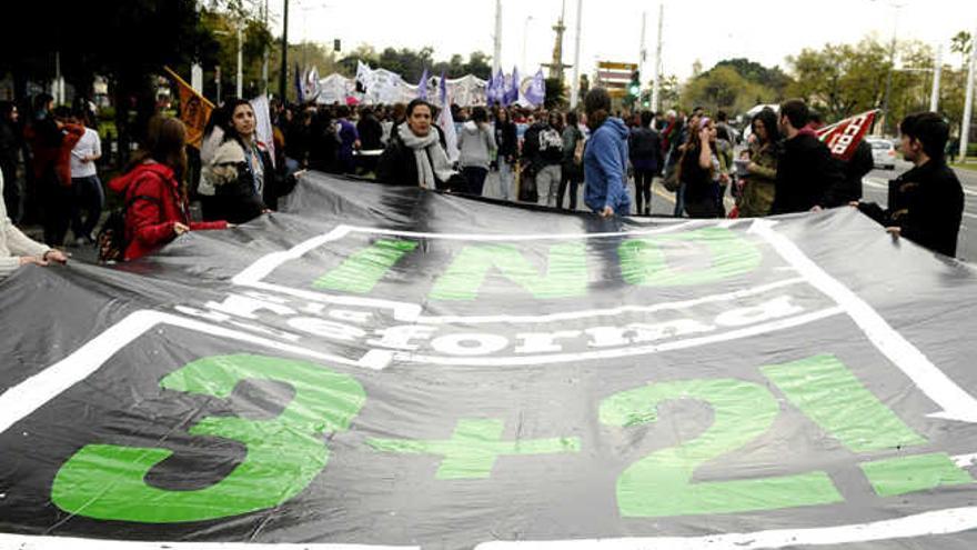 Estudiantes en la manifestación en Sevilla.