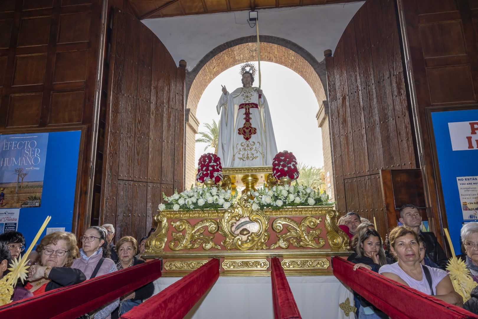 Bendición y procesión de Las Palmas en Torrevieja de Domingo de Ramos en la Semana Santa 2024