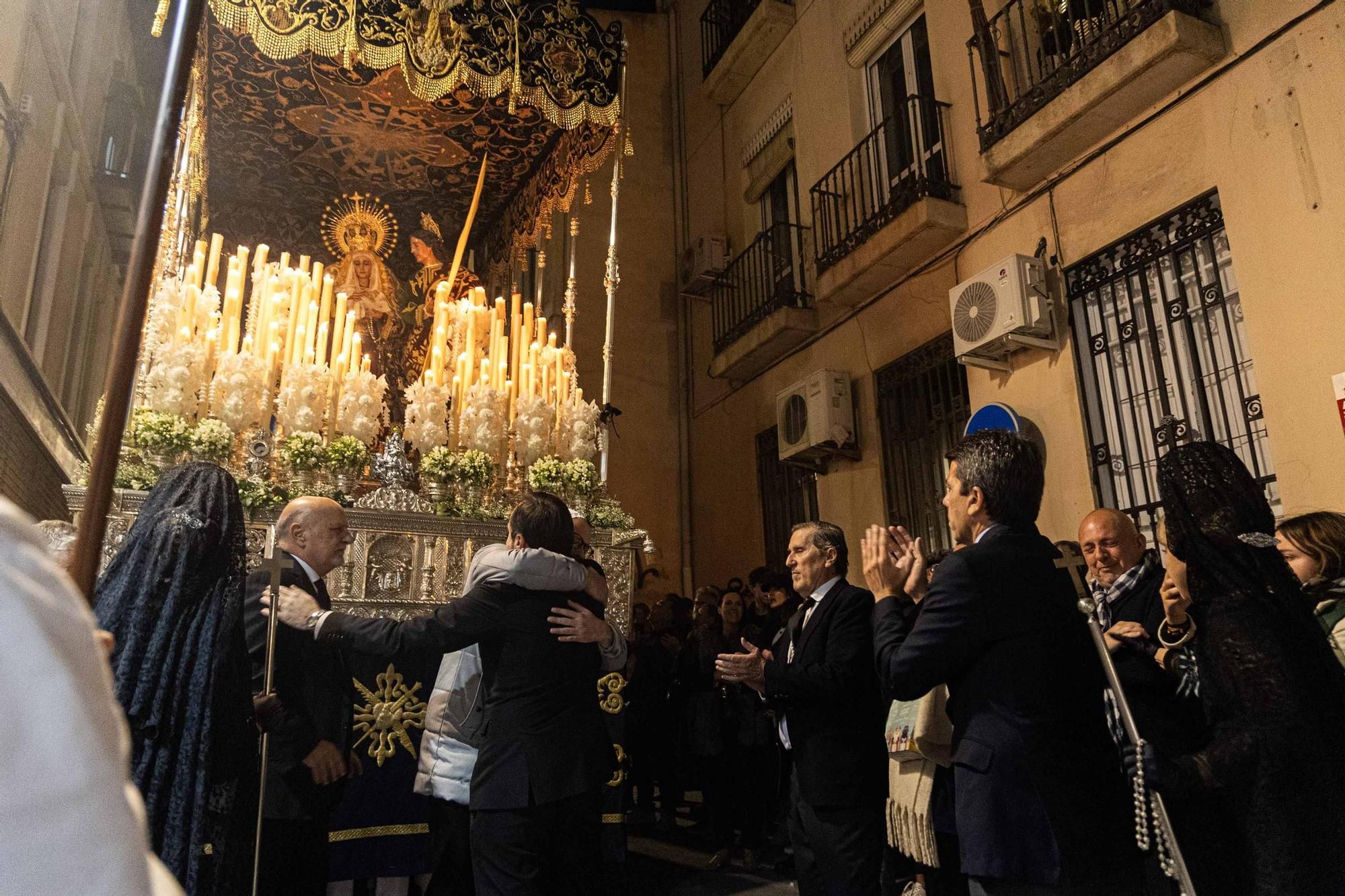 El frio no desluce las procesiones del Martes Santo en Alicante