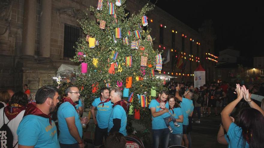 Celanova, tras la estela de 15.000 faroles