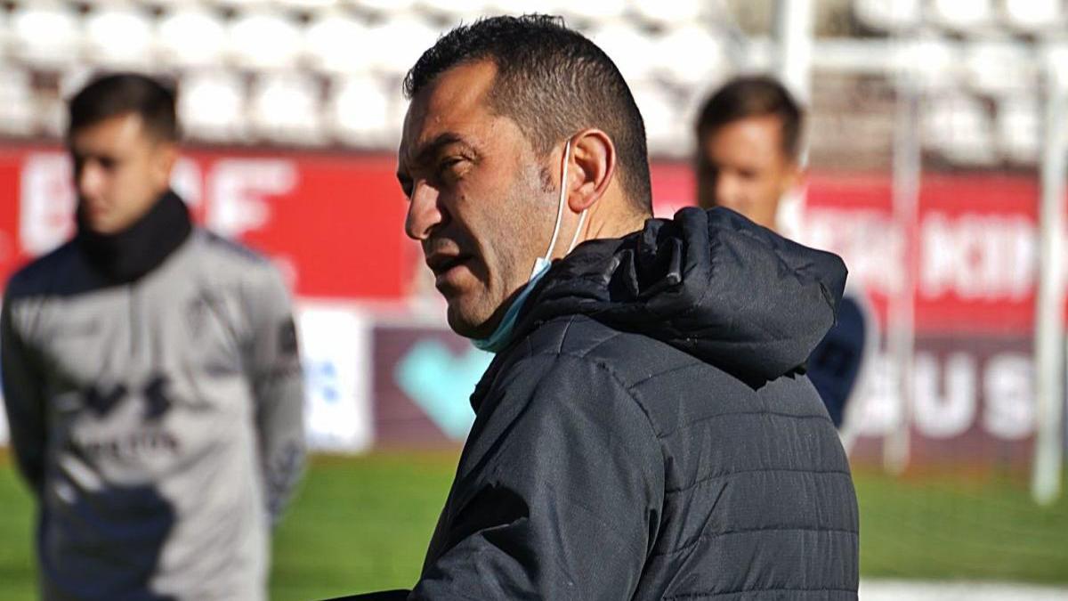 Adrián Hernández, en un entrenamiento.