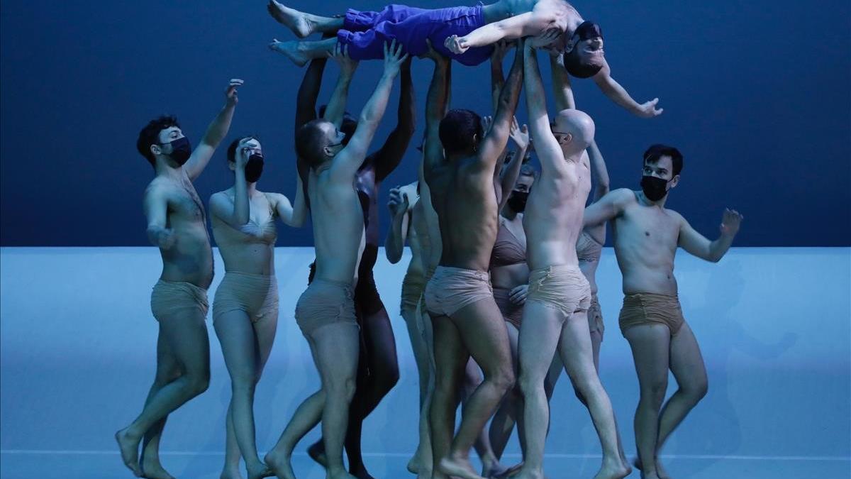 BARCELONA 05 02 2021  Icult   Foto del ensayo de  Solstice  en el Liceu  coreografia de Blanca Li     FOTO de FERRAN NADEU