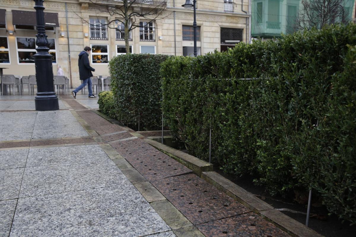 Gijón. Paseo Begoña. Opines sobre estado del piso, baldosas, charcos, hundimientos, resaltes peligrosos. Gijón. Paseo Begoña. Opines sobre estado del piso, baldosas, charcos, hundimientos, resaltes peligrosos.