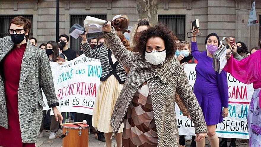 Treballadors de la cultura es van manifestar ahir a Barcelona davant de la seu de la conselleria