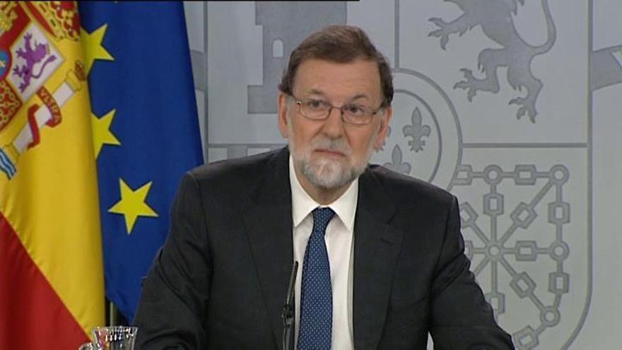 Rajoy: "La moción no es la consecuencia de nada, es la excusa de todas las necesidades políticas de Sánchez"