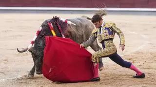 El abono de San Isidro finaliza con tensión en el ruedo y en los tendidos