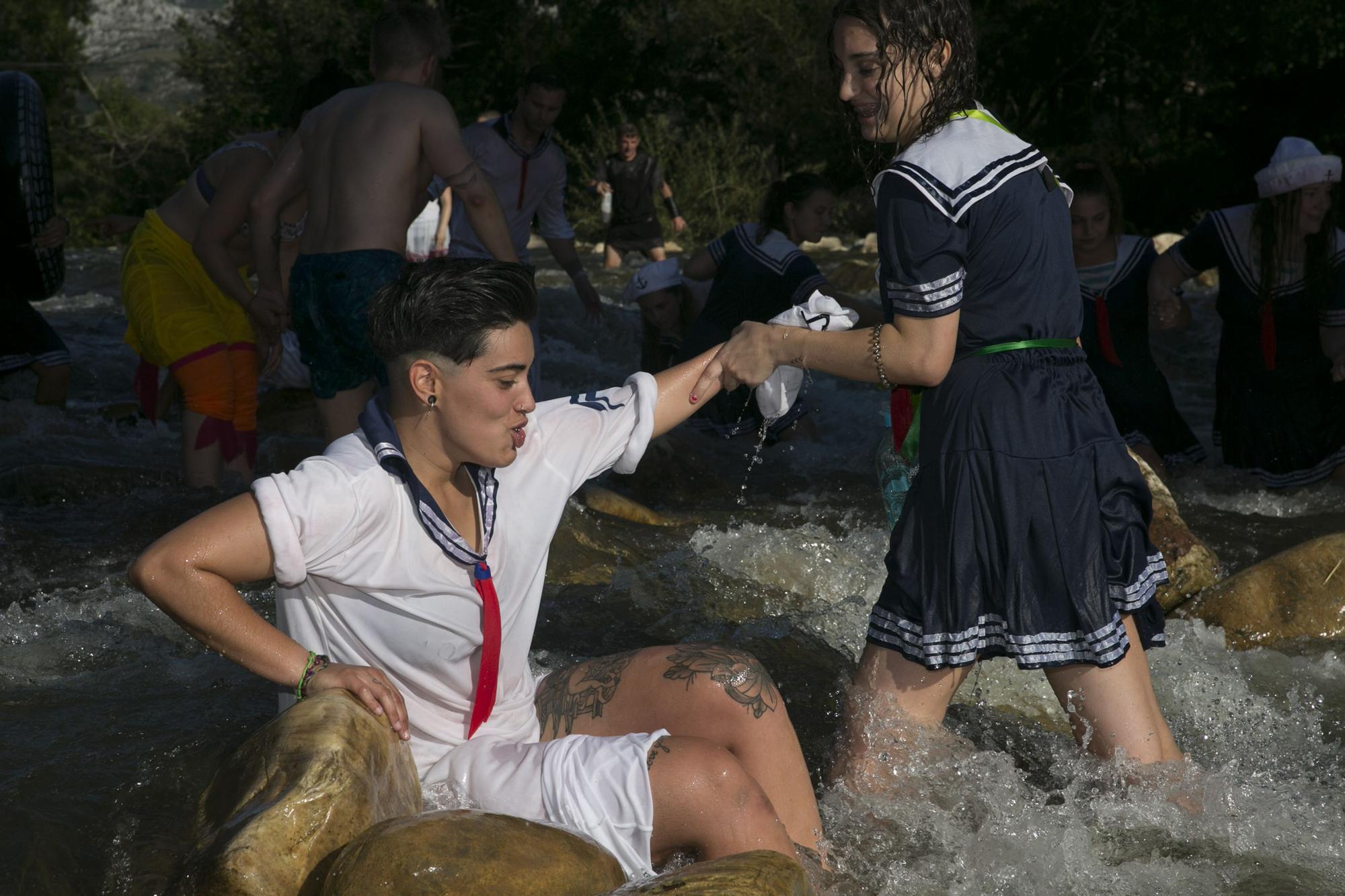 ¿Ganas de fiesta? Así fue el Descenso Folklórico del Nalón de 2019, el último que se celebró... hasta este sábado