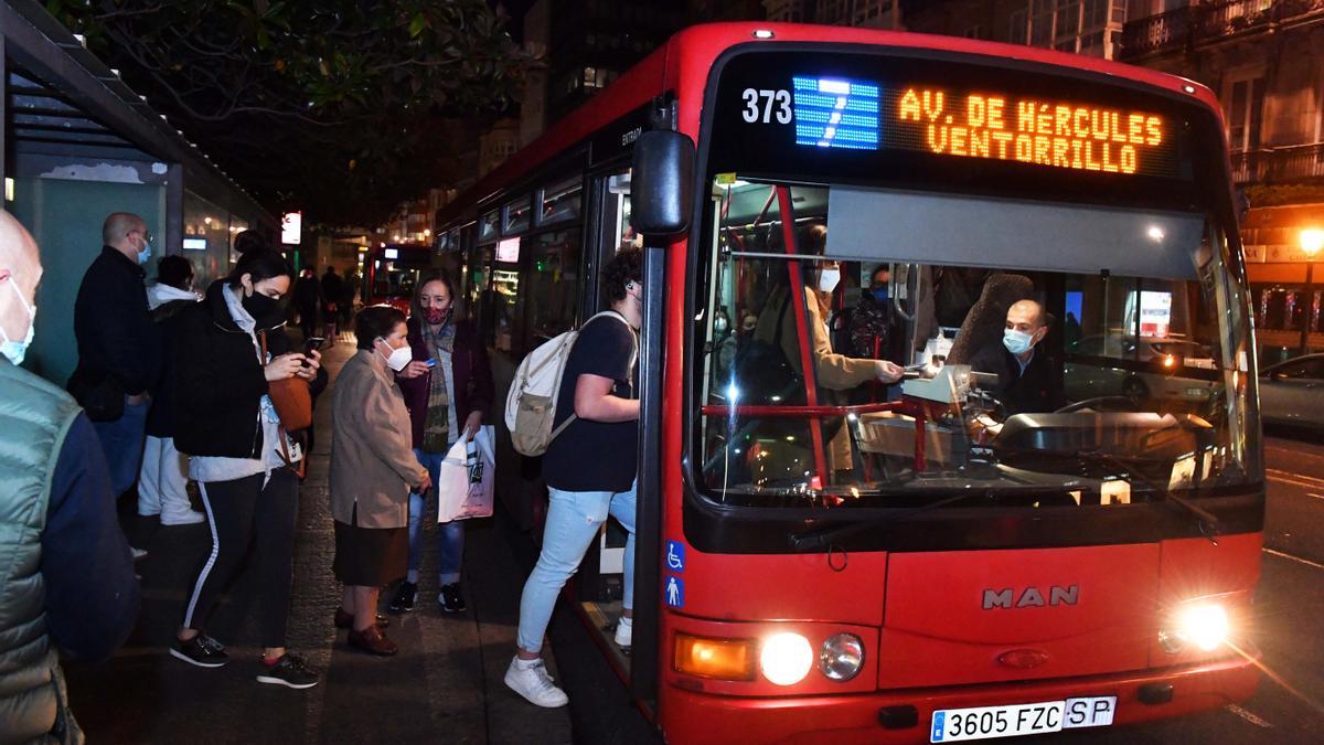 Pasajeros de autobús, en A Coruña