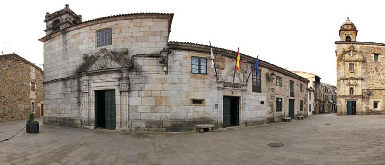 Panorámica de la Praza do Convento, con algunos de sus edificios más representativos