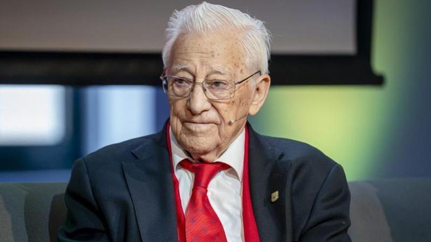 Padre Ángel, sacerdote asturiano en Madrid y fundador de Mensajeros por la paz: "Necesitamos líderes y este Papa lo es, cada vez se le quiere más"