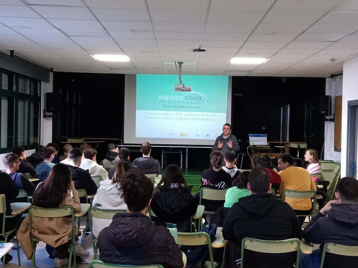 Charla diculgativa no IES Rodeira.