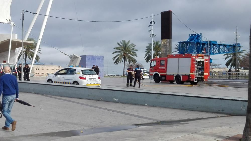 Incendio de una guagua en la Autovía