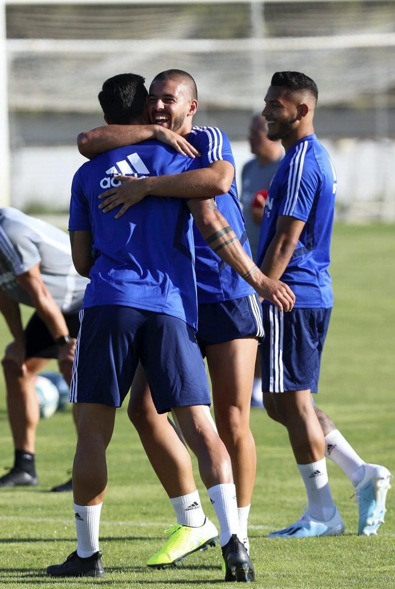 Entrenamiento del Real Zaragoza previo al partido de mañana