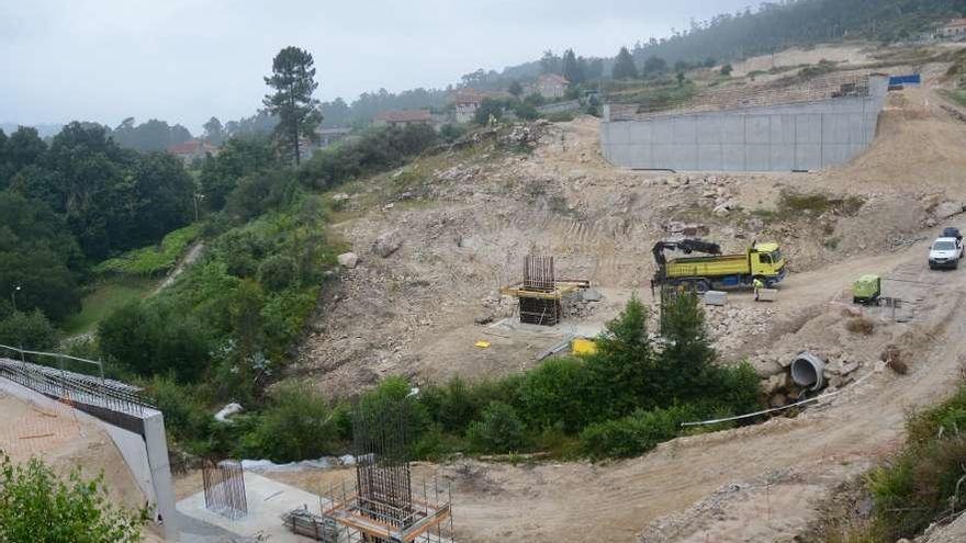 Trabajos de la circunvalación ayer en Marcón, único tramo en obras de los tres previstos. // R. V.