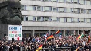 zentauroepp44864666 chm14  chemnitz  germany   01 09 2018   people attend a demo180906202331