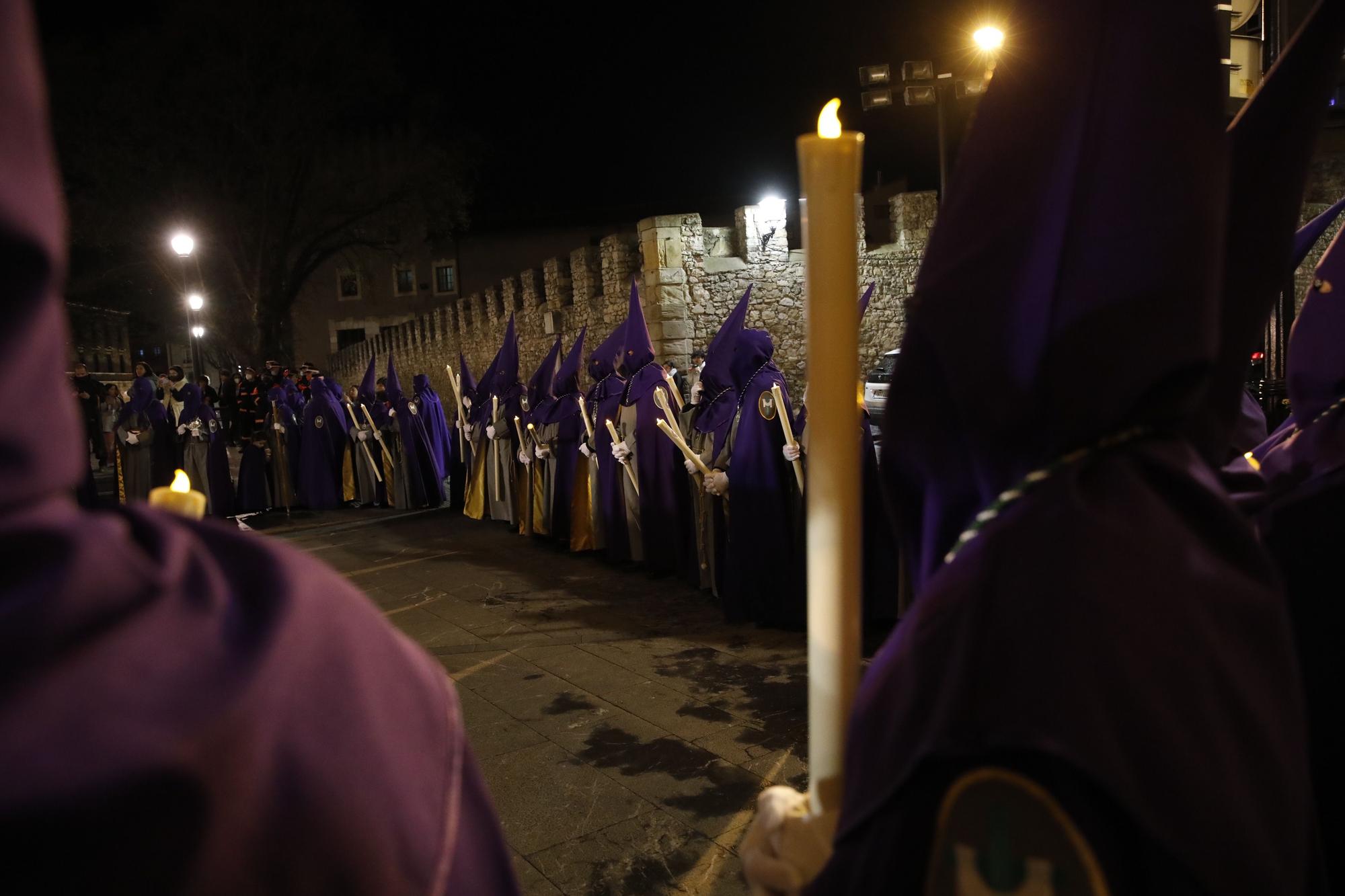 En imágenes: Procesión de Martes Santo en Gijón