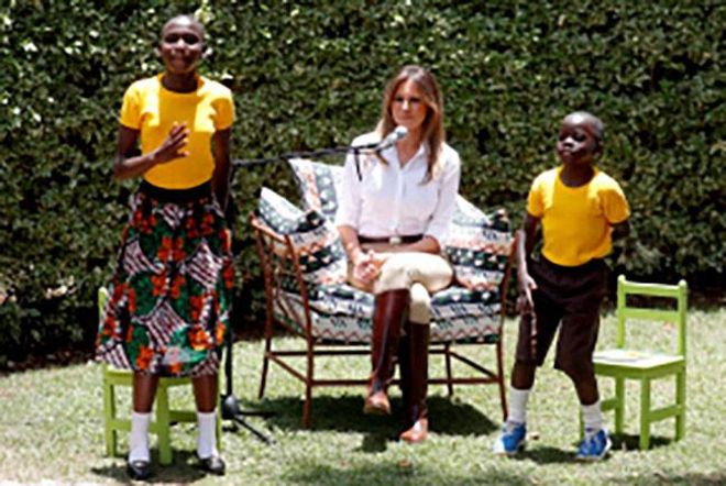 Melania Trump con look sabana, en Kenia