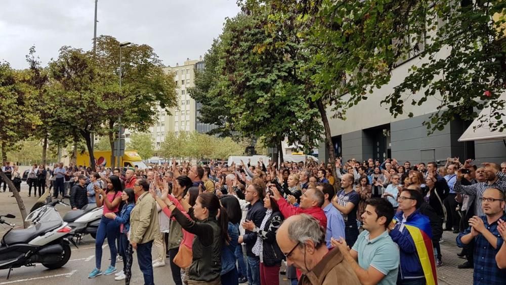 Concentració davant de la subdelegació del govern espanyol a Girona