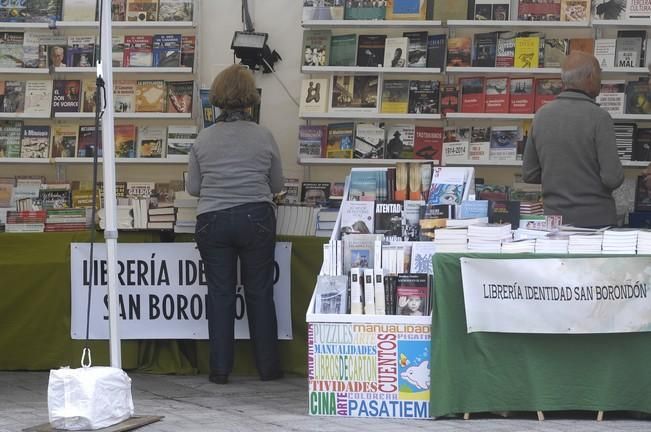 FERIA DEL LIBRO. ENCUENTRO CON LUCIA GALAN