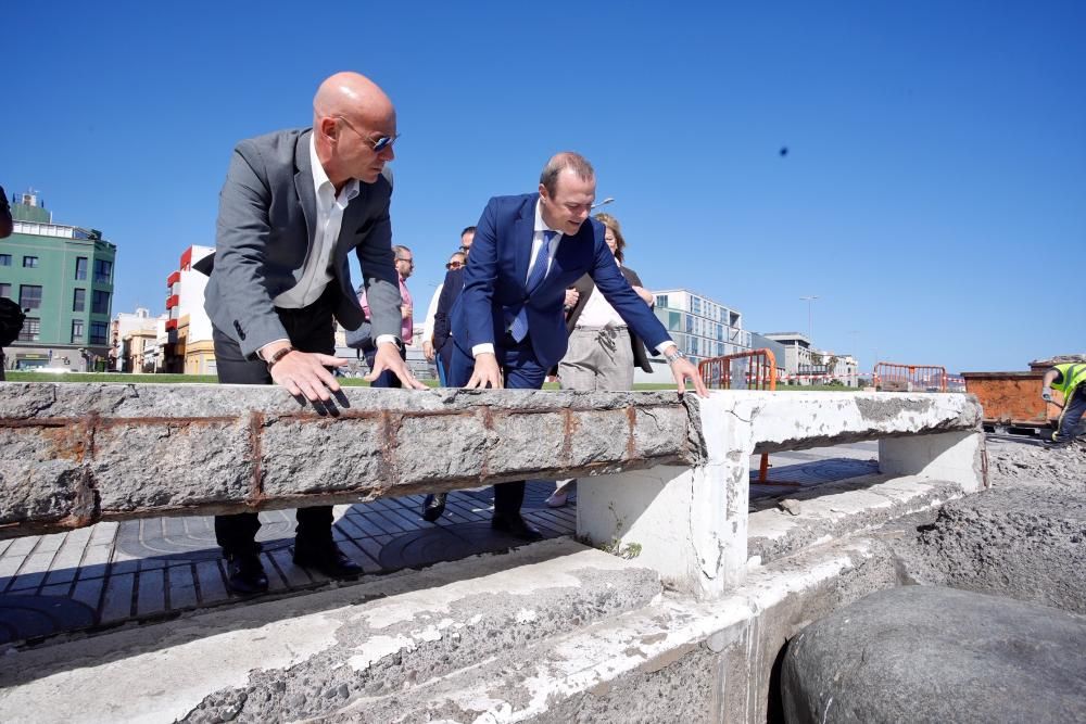 Sustituídos por primera vez en 30 años los bancos de la Avenida Marítima