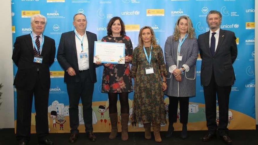 A Laracha recoge el premio de Unicef por el servicio de madrugadores