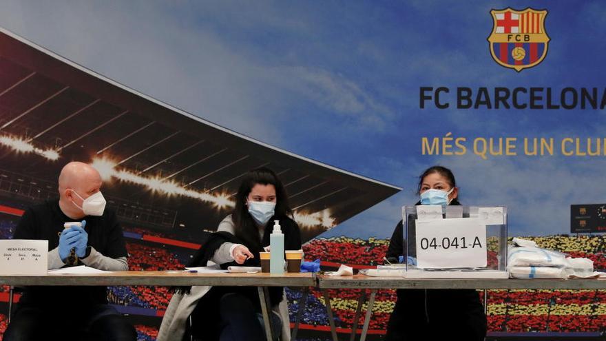 La mesa electoral del Camp Nou.