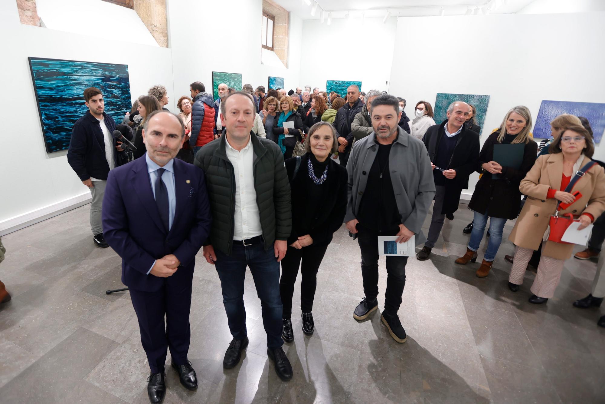 EN IMÁGENES: Guillermo Simón inunda la Universidad de mar y de obras "pintadas con el alma"