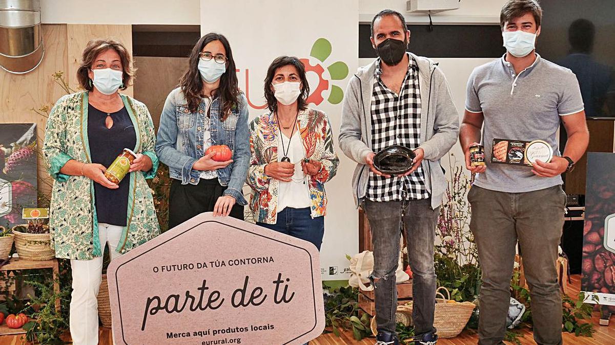 Algúns dos produtores no acto de presentación que tivo lugar fai unhas semanas no edificio multiusos do Mercado de Sabarís.   | //   D. P.